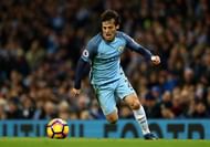 MANCHESTER, ENGLAND - JANUARY 21:  David Silva of Manchester City in action during the Premier League match between Manchester City and Tottenham Hotspur at Etihad Stadium on January 21, 2017 in Manchester, England.  (Photo by Clive Mason/Getty Images)
